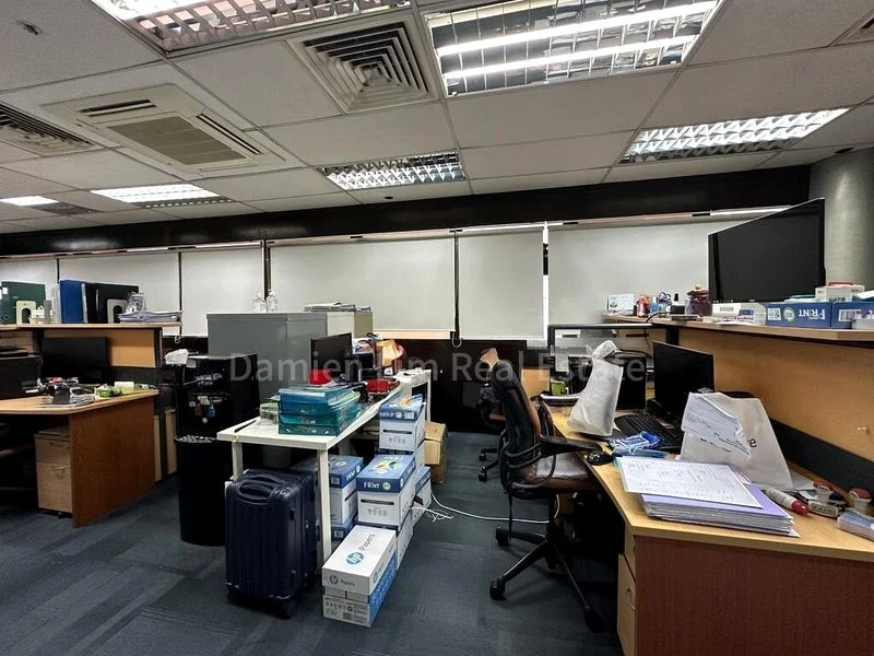 Office for Rent: Chiat Hong Building - Image 6