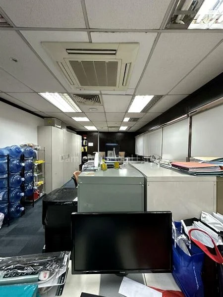 Office for Rent: Chiat Hong Building - Image 3