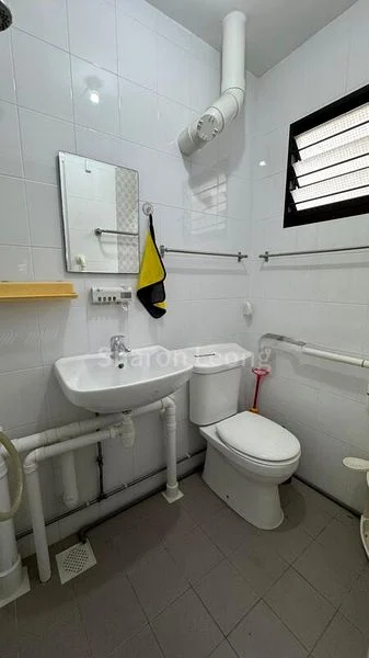 3 Room (3NG) HDB for Rent in  584 Ang Mo Kio Avenue 3 - Image 3