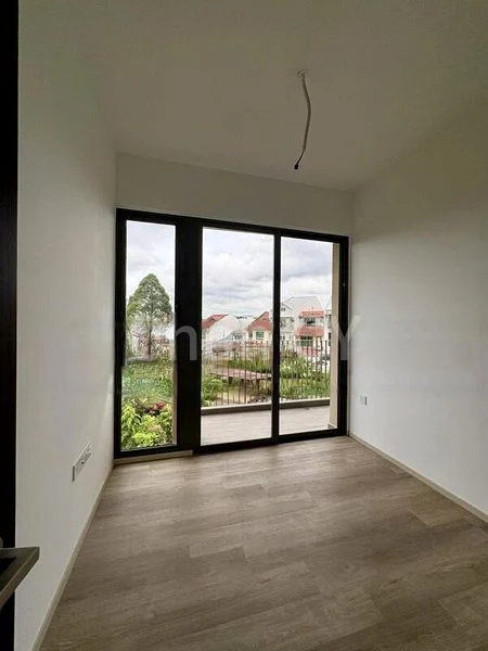 4 Bed Condo for Sale in  The Watergardens At Canberra - Image 13