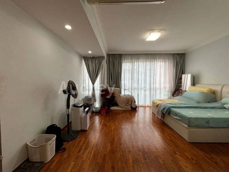 7 Bed Condo for Sale in  A Treasure Trove - Image 13