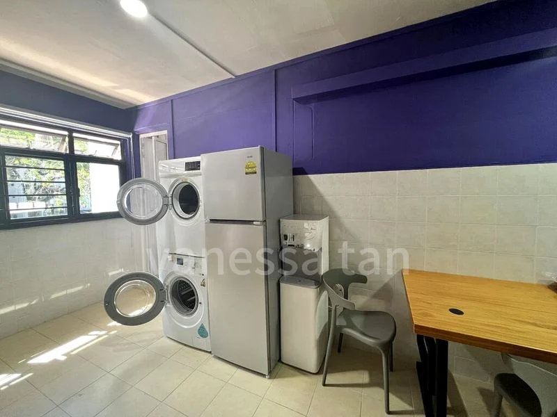 Room (HDB) for Rent in 237 Jurong East Street 21 - Image 1