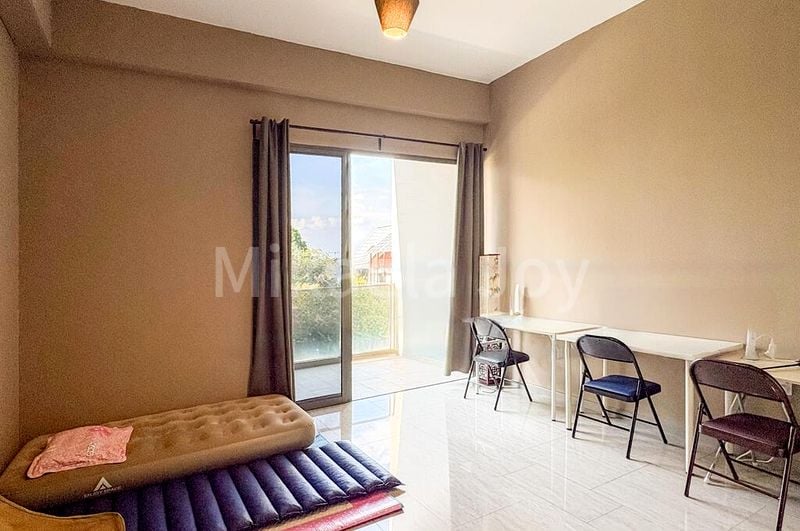 Studio Condo for Rent in  Stratum - Image 2