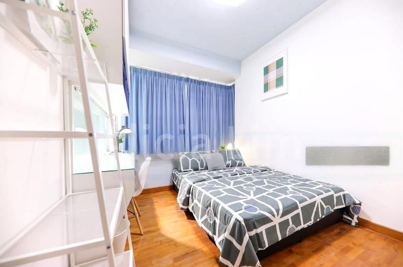 8 Bed Apartment (Condo) for Rent in  Newton 21 - Image 8