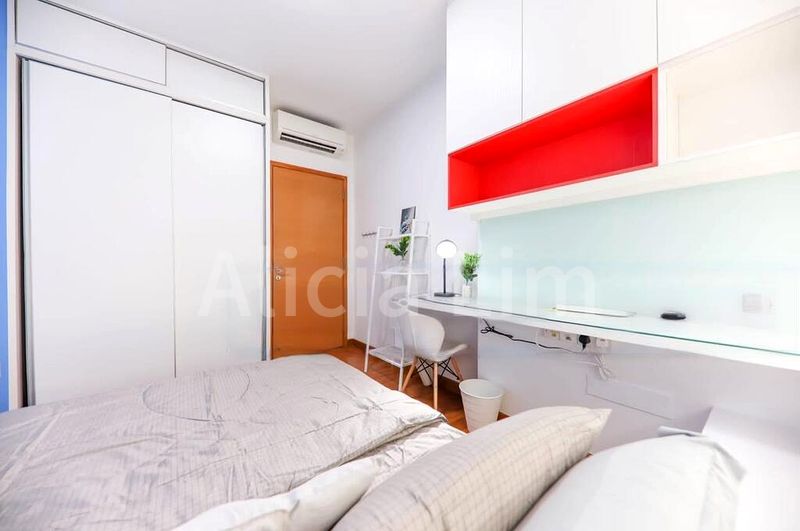 8 Bed Apartment (Condo) for Rent in  Newton 21 - Image 9