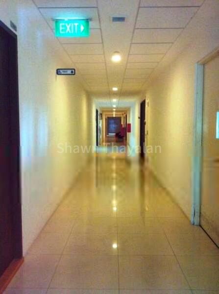 Light Industrial (B1) for Rent: Zervex, a 1,200 sq ft unit on Station Road. - Image 4