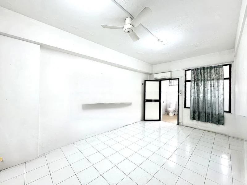 6 Bed Semi-Detached House (Landed) for Sale around  Crowhurst Drive - Image 9