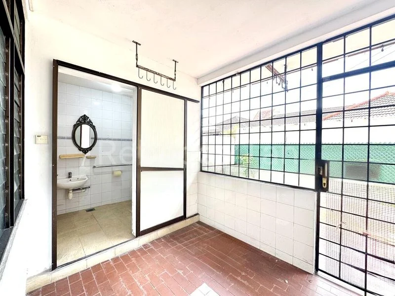 6 Bed Semi-Detached House (Landed) for Sale around  Crowhurst Drive - Image 10