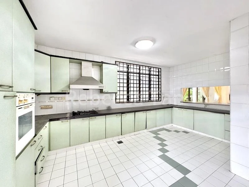 6 Bed Semi-Detached House (Landed) for Sale around  Crowhurst Drive - Image 12