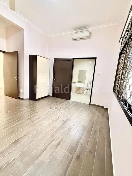 4 Bed Semi-Detached House (Landed) for Rent in  Bartley Rise Estate - Image 7