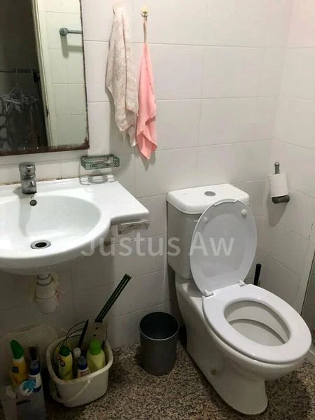 Common Room (Condo) for Rent in  Kerrisdale - Image 4