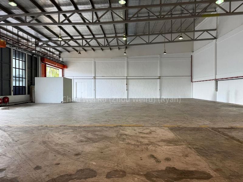 Warehouse for Rent: Ground | 7.3m Clear | Columnfree Space @ Loyang - Image 1