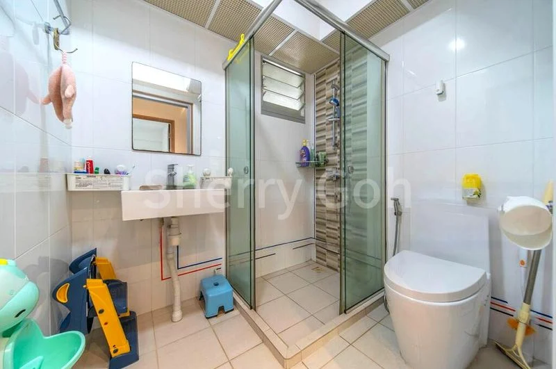 5 Room (5A) HDB for Sale in 406C Northshore Drive - Image 10