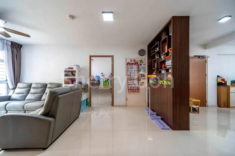 5 Room (5A) HDB for Sale in 406C Northshore Drive - Image 2