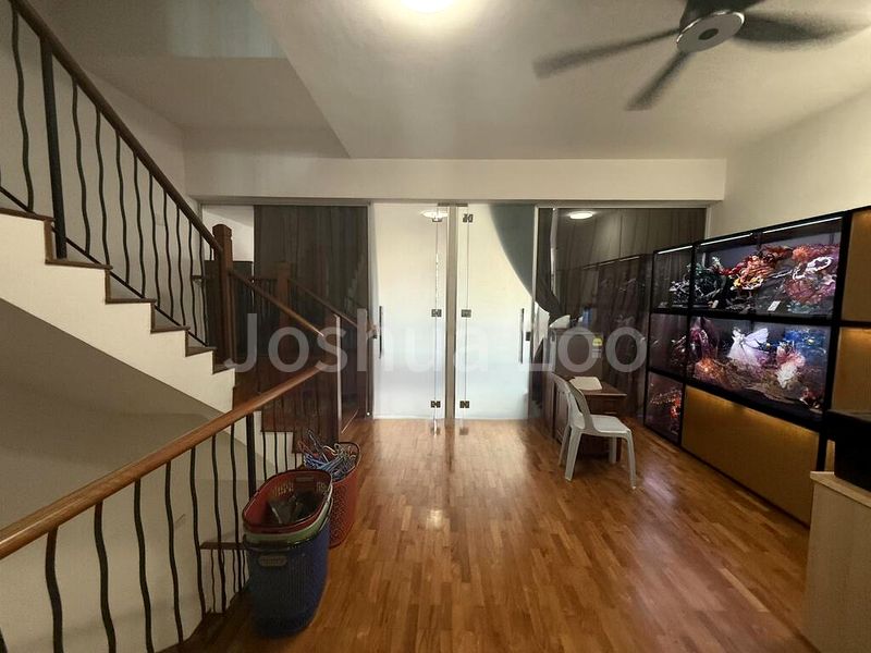 6 Bed Terraced House (Landed) for Sale in  Stratum - Image 7