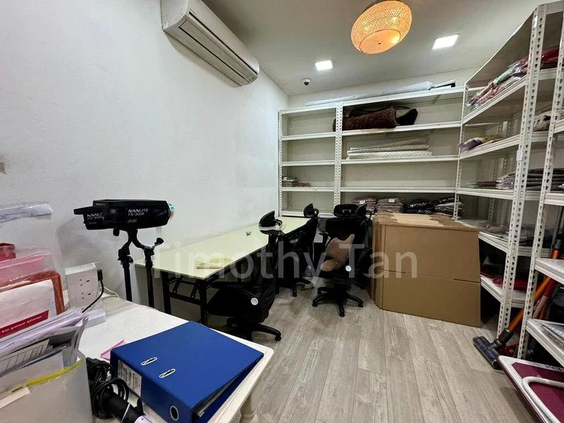Shop / Shophouse for Rent: 2nd Floor Unit at Little India - Image 4