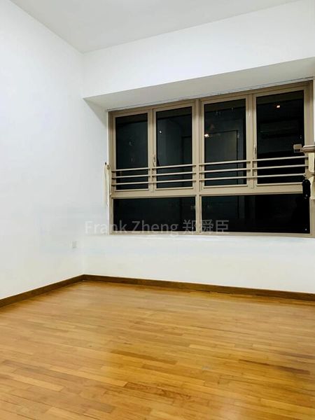 3 Bed Condo for Rent in  Waterfront Gold - Image 6