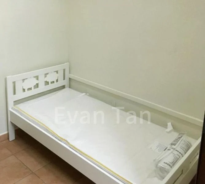 Common Room (Condo) for Rent in UE Square - Image 1