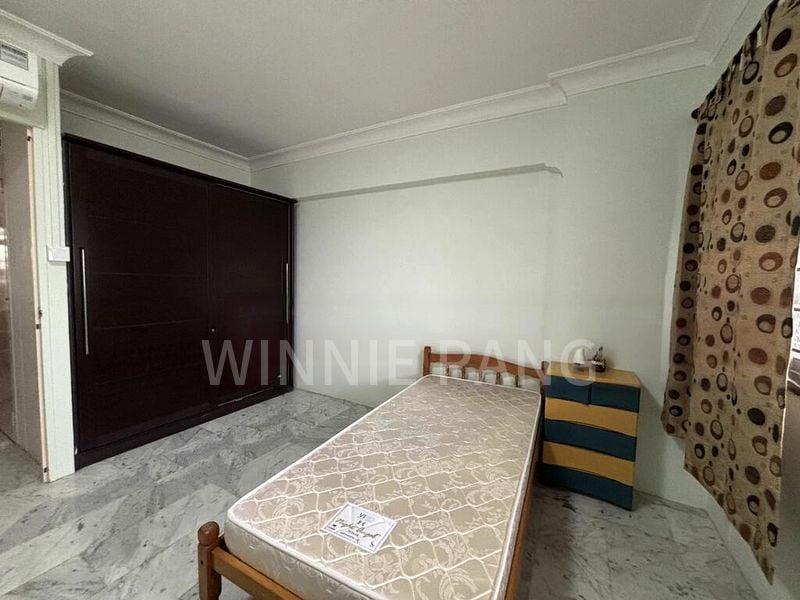 Room (HDB) for Rent in 810 Woodlands Street 81 - Image 5