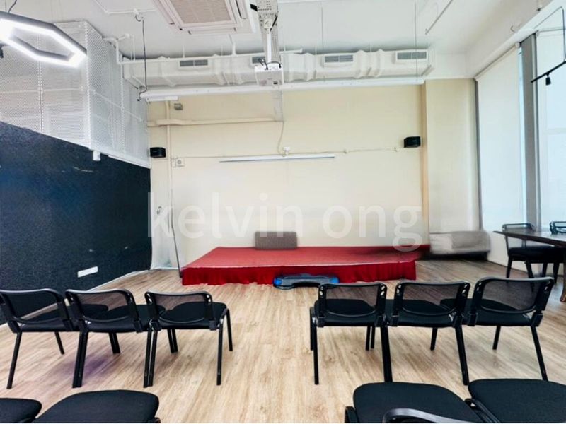 Office for Rent: ARC 380 - Image 4