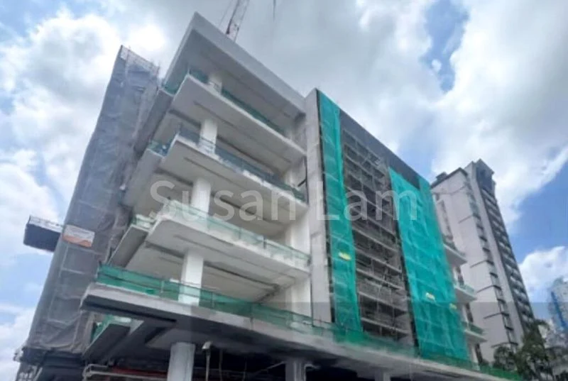 Light Industrial (B1) for Sale: Space 18 - Image 1