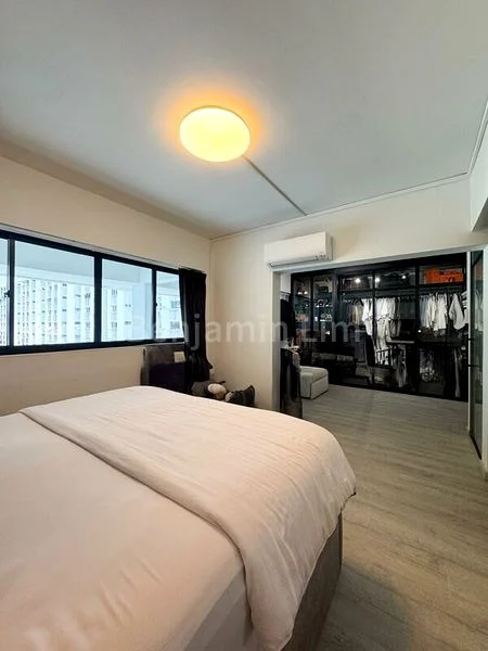 Maisonette HDB for Sale in  633 Hougang Avenue 8 - Image 5