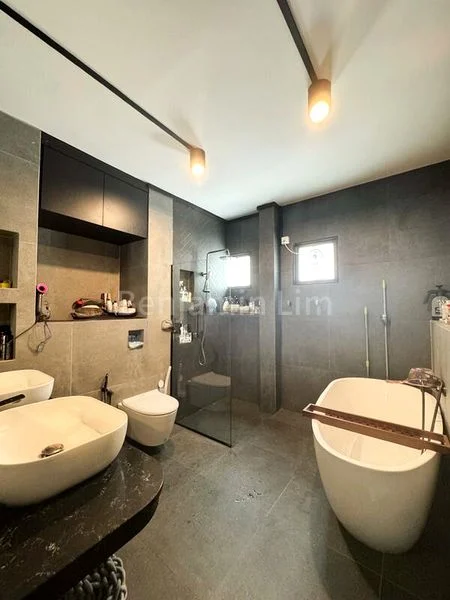 Maisonette HDB for Sale in  633 Hougang Avenue 8 - Image 2