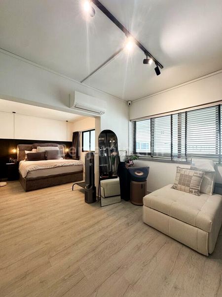 Maisonette HDB for Sale in  633 Hougang Avenue 8 - Image 4