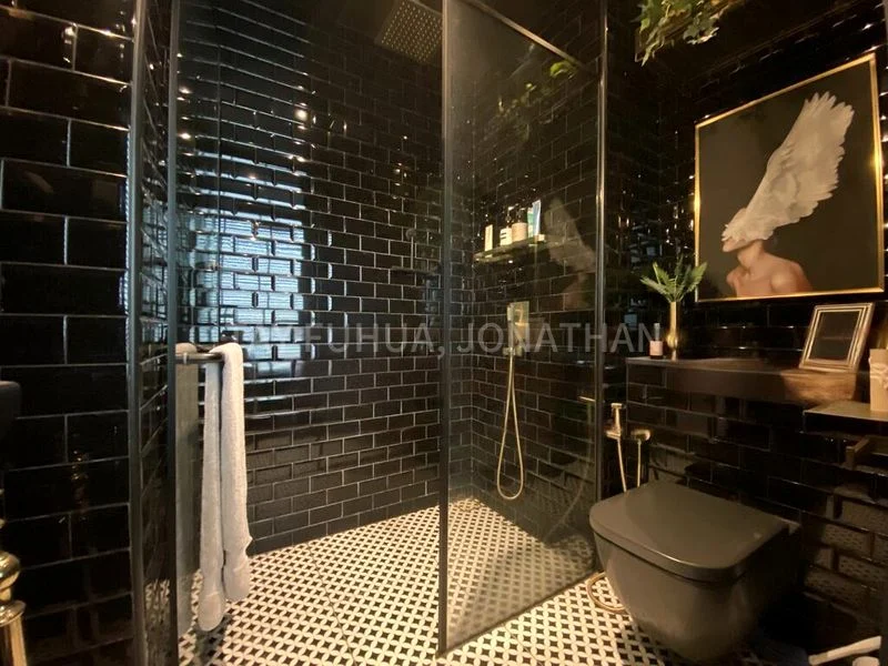 1 Bed Apartment (Condo) for Rent in  Lumiere - Image 2