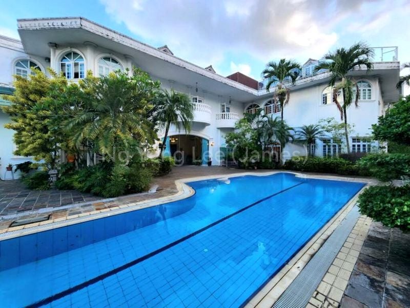 6 Bed Bungalow (Landed) for Sale in  Swettenham Close - Image 1