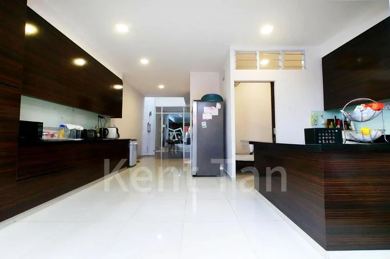5 Bed Terraced House (Landed) for Sale in  Thomson Hills Estate - Image 2