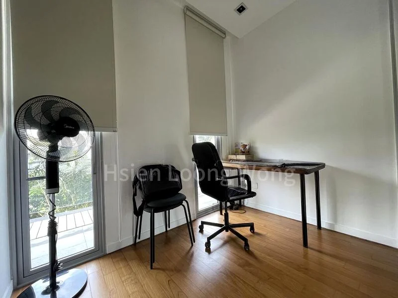 2 Bed Condo for Rent in  Paterson Linc - Image 2