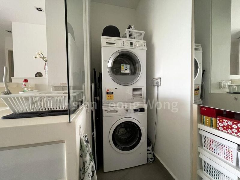 2 Bed Condo for Rent in  Paterson Linc - Image 3