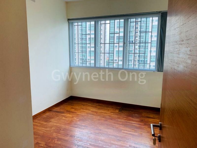 3 Bed Condo for Rent in Goldenhill Park Condominium - Image 3