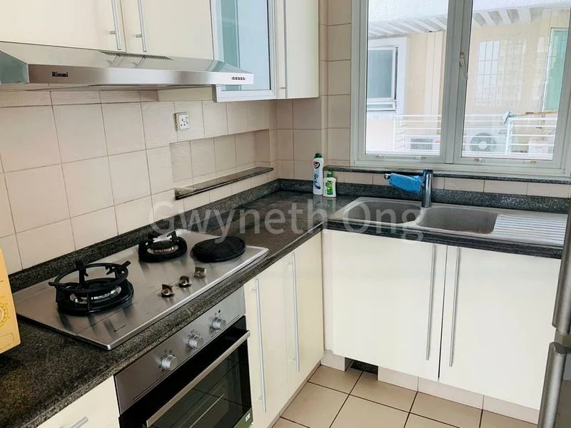 3 Bed Condo for Rent in Goldenhill Park Condominium - Image 2