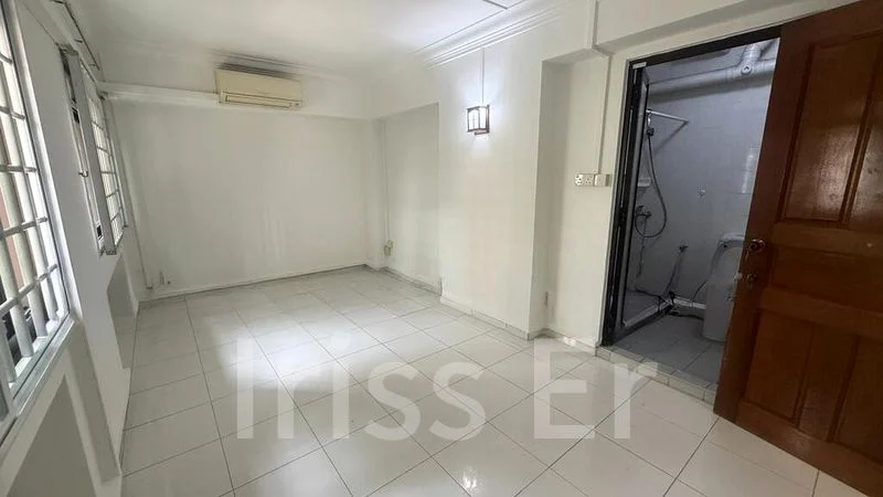5 Room (5I) HDB for Sale in 720 Tampines Street 72 - Image 7