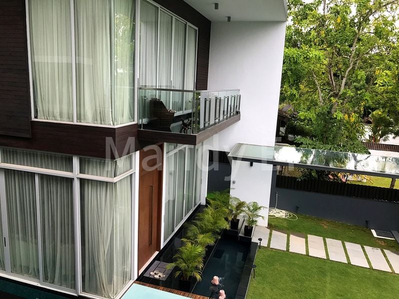 6 Bed Bungalow (Landed) for Sale in Toh Estate - Image 1