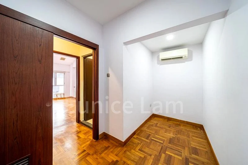 4 Bed Terraced House (Landed) for Rent in  Chuan Terrace - Image 4