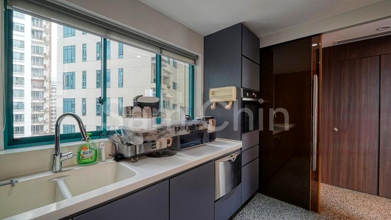 2 Bed Condo for Sale in  The Legend - Image 11