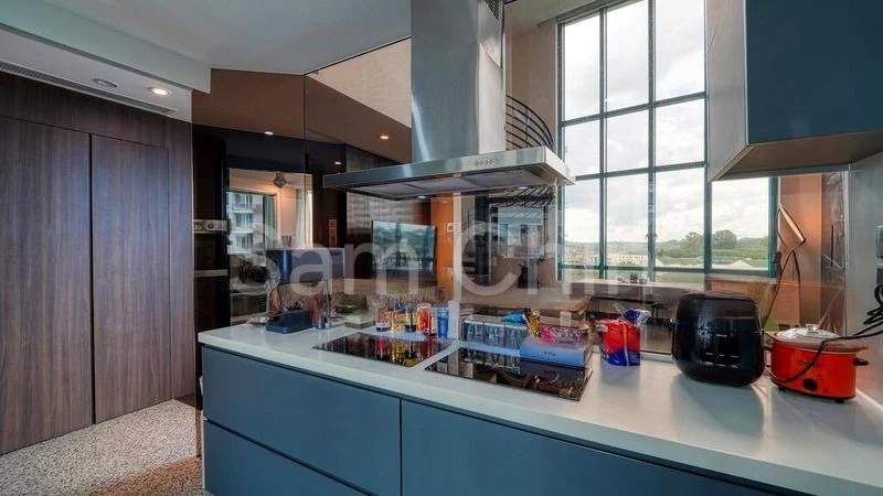 2 Bed Condo for Sale in  The Legend - Image 10