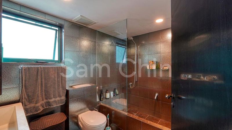 2 Bed Condo for Sale in  The Legend - Image 5