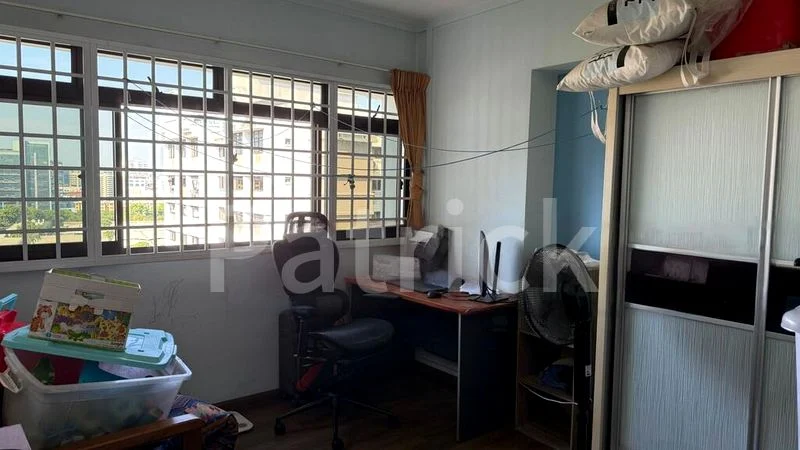 5 Room (5I) HDB for Rent in  291A Bukit Batok Street 24 - Image 6