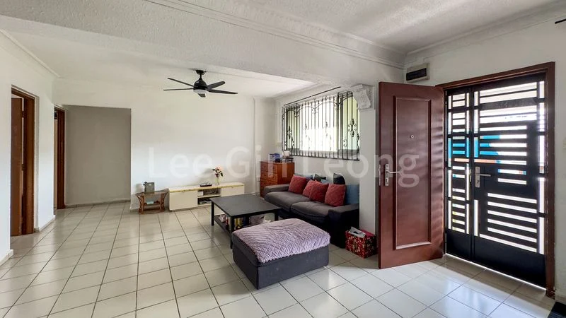 4 Room (4A) HDB for Sale in 870 Tampines Street 83 - Image 2