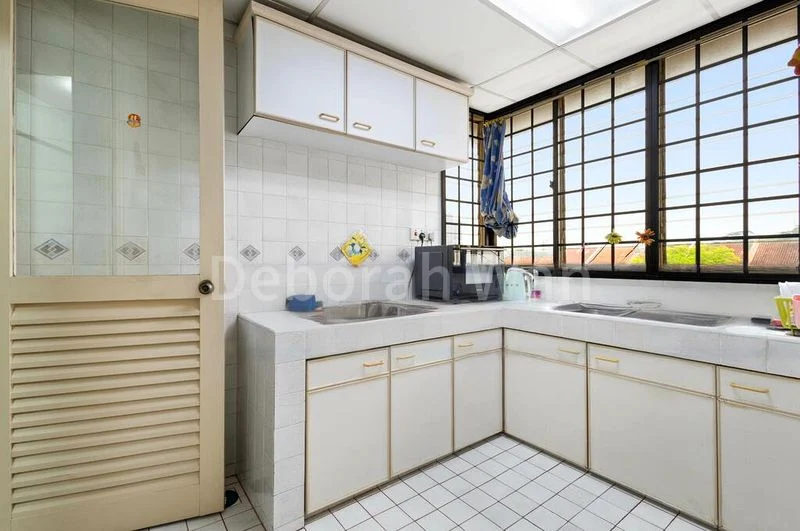 3 Bed Condo for Sale in  Bullion Park - Image 7
