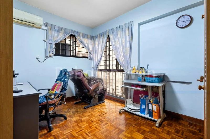 3 Bed Condo for Sale in  Bullion Park - Image 4