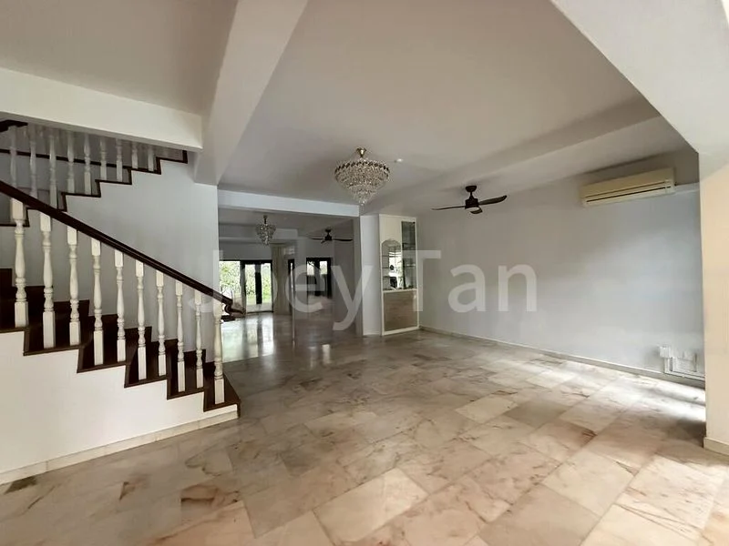 6 Bed Terraced House (Landed) for Sale in Clementi Park - Image 1
