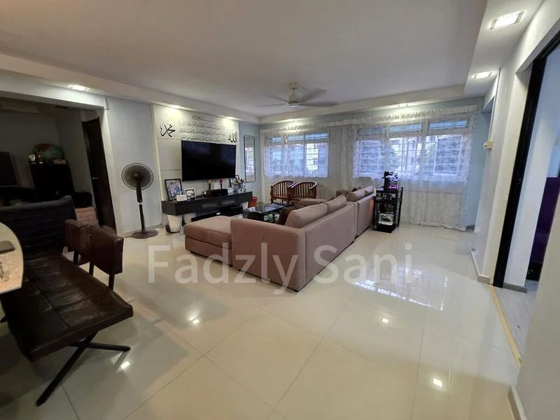 Executive HDB for Sale in  269 Pasir Ris Street 21 - Image 2