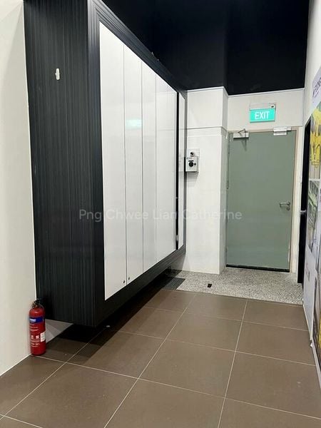 Light Industrial (B1) for Rent: Tradehub 21 - Image 2