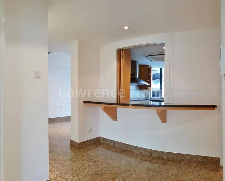 4 Bed Condo for Rent in  Grange 70 - Image 5