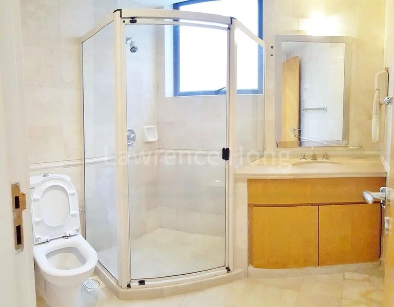 4 Bed Condo for Rent in  Grange 70 - Image 12